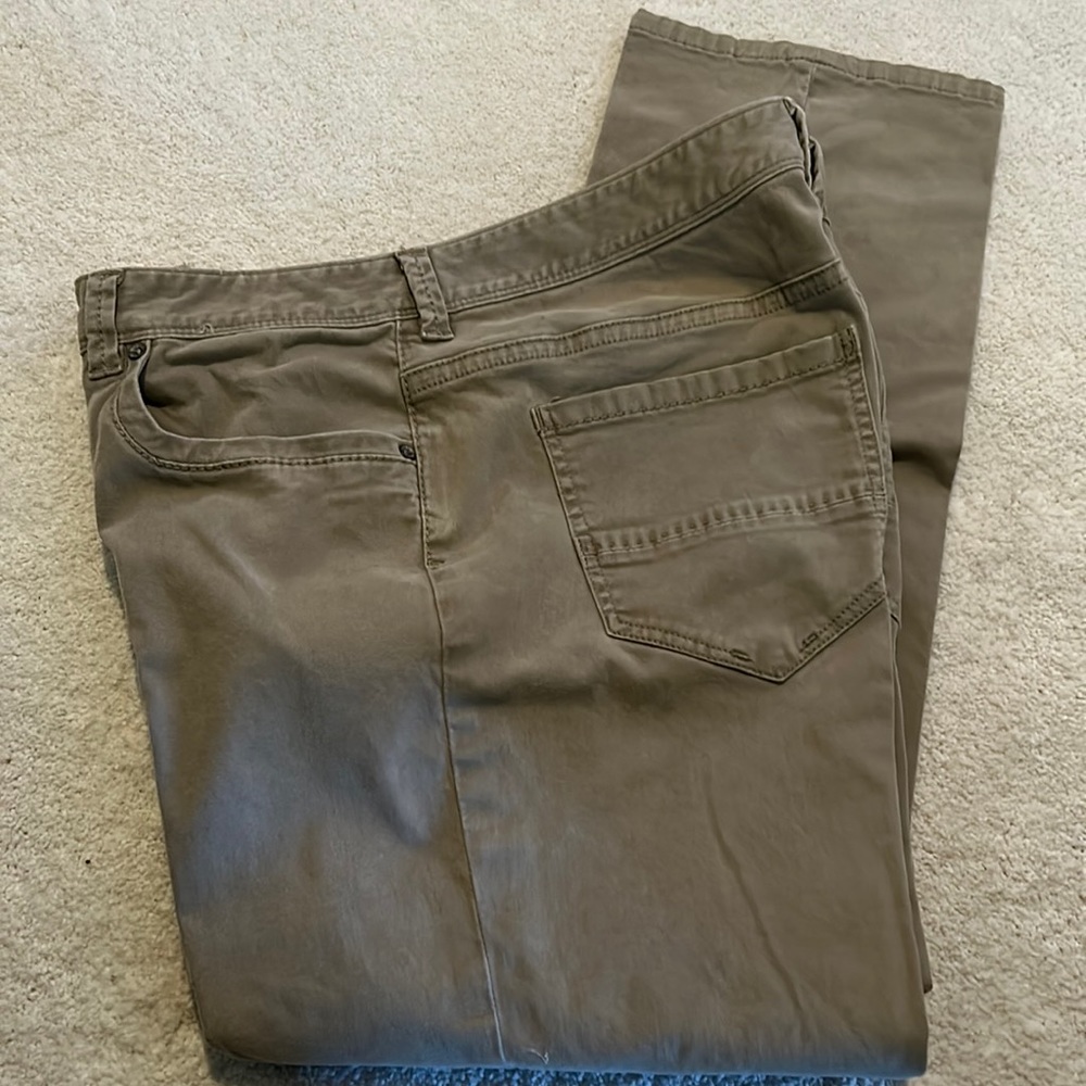 Tommy Bahama 36 x 30!  Like new!  Awesome pair of chinos!